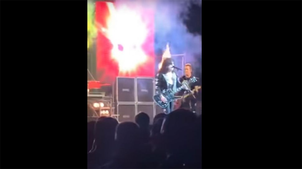 Guitarist hair catches fire