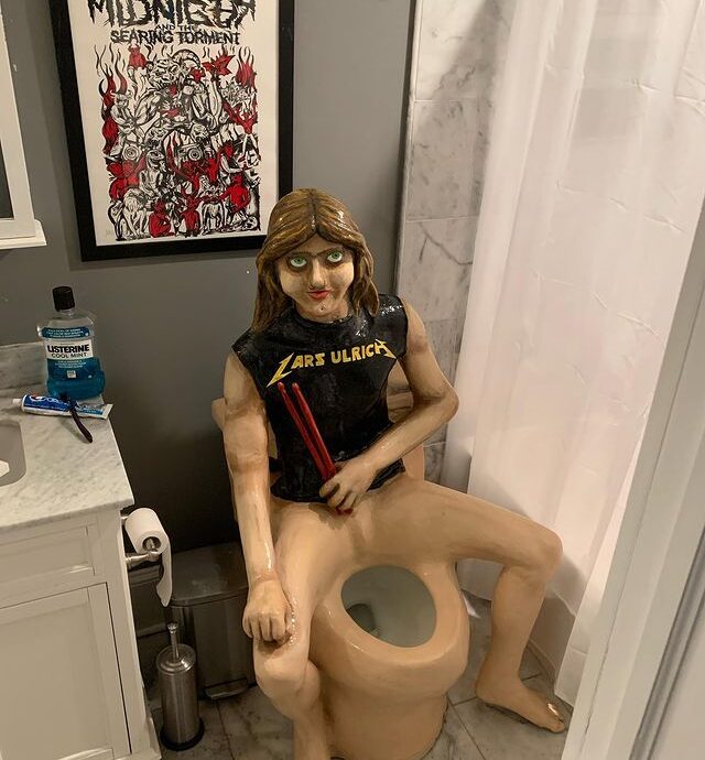 lars ulrich toilet