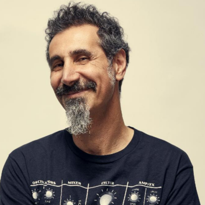 Serj Tankian поделился отрывком из новых мемуаров: «Я предлагал SYSTEM OF A DOWN другого вокалиста»